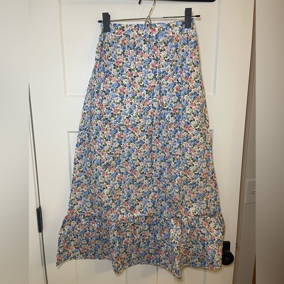 MVN The Label Dresses & Skirts - NWT MVN The Label Blue Floral Skirt Size 2